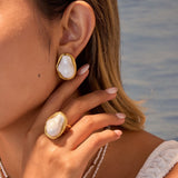 Elara Pearl Earrings